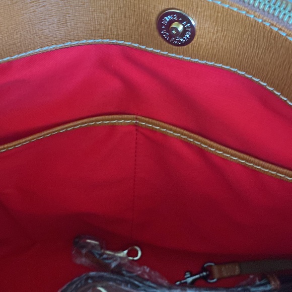New Dooney and Bourke handbag - Picture 9 of 11